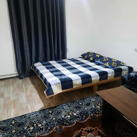 Атлант Hotel Bisjkek Buitenkant foto
