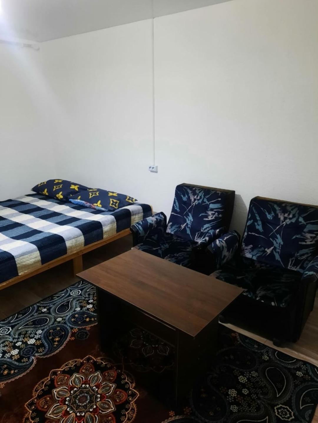 Атлант Hotel Bisjkek Buitenkant foto
