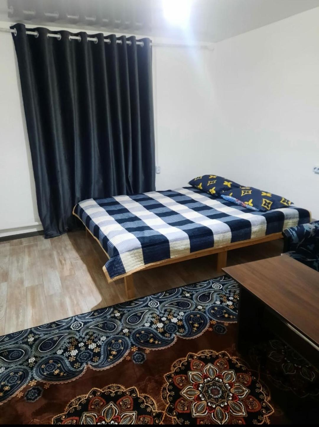 Атлант Hotel Bisjkek Buitenkant foto